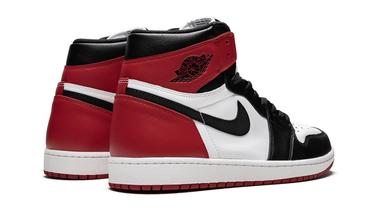 Air Jordan 1 Retro High OG "Black Toe 2016"
