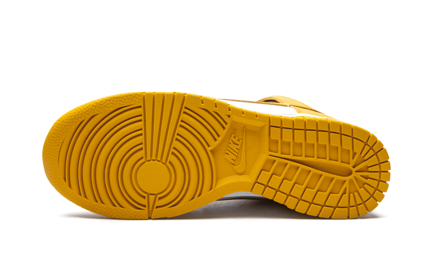 DUNK HIGH WMNS "Dark Sulfur"