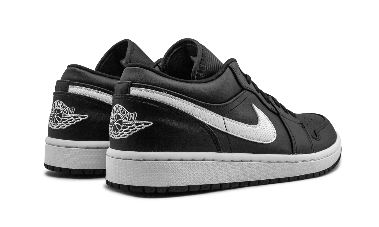 Air Jordan 1 Low WMNS "Black/White"