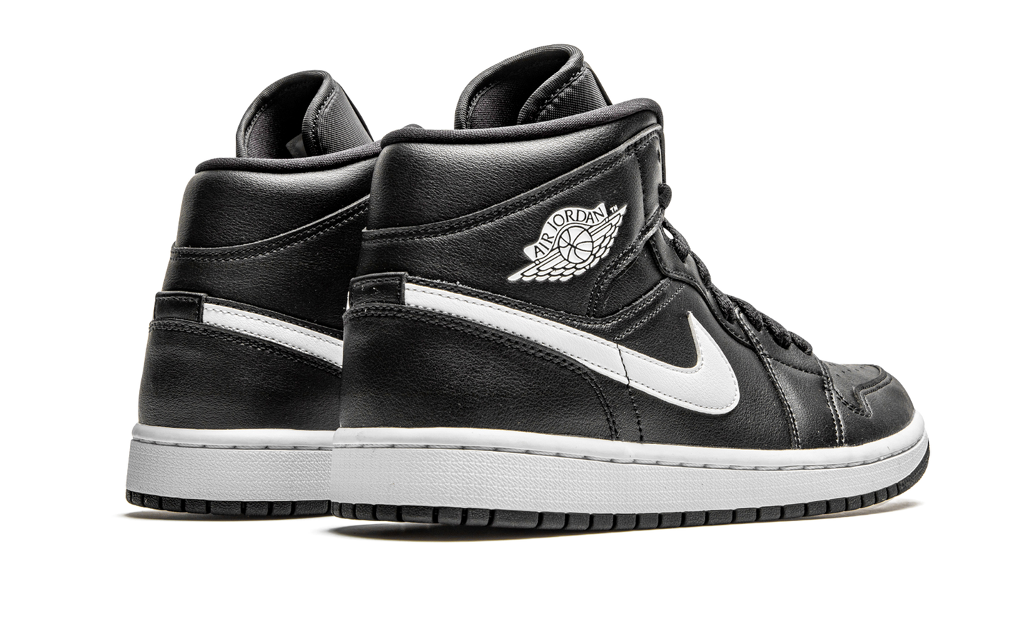 AIR JORDAN 1 MID WMNS "Black / White"