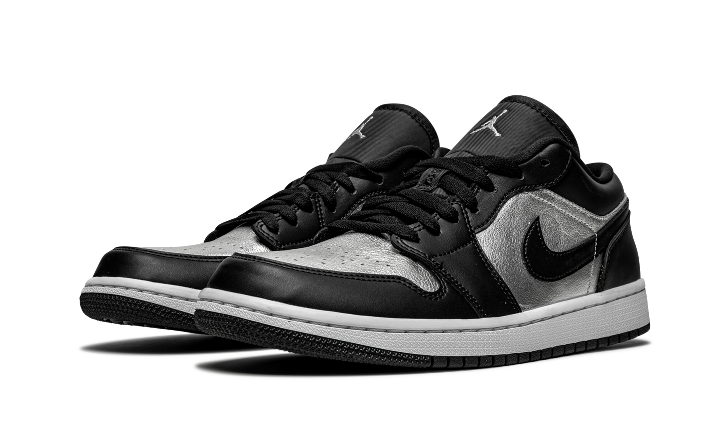 AIR JORDAN 1 LOW SE WMNS "Silver Toe"