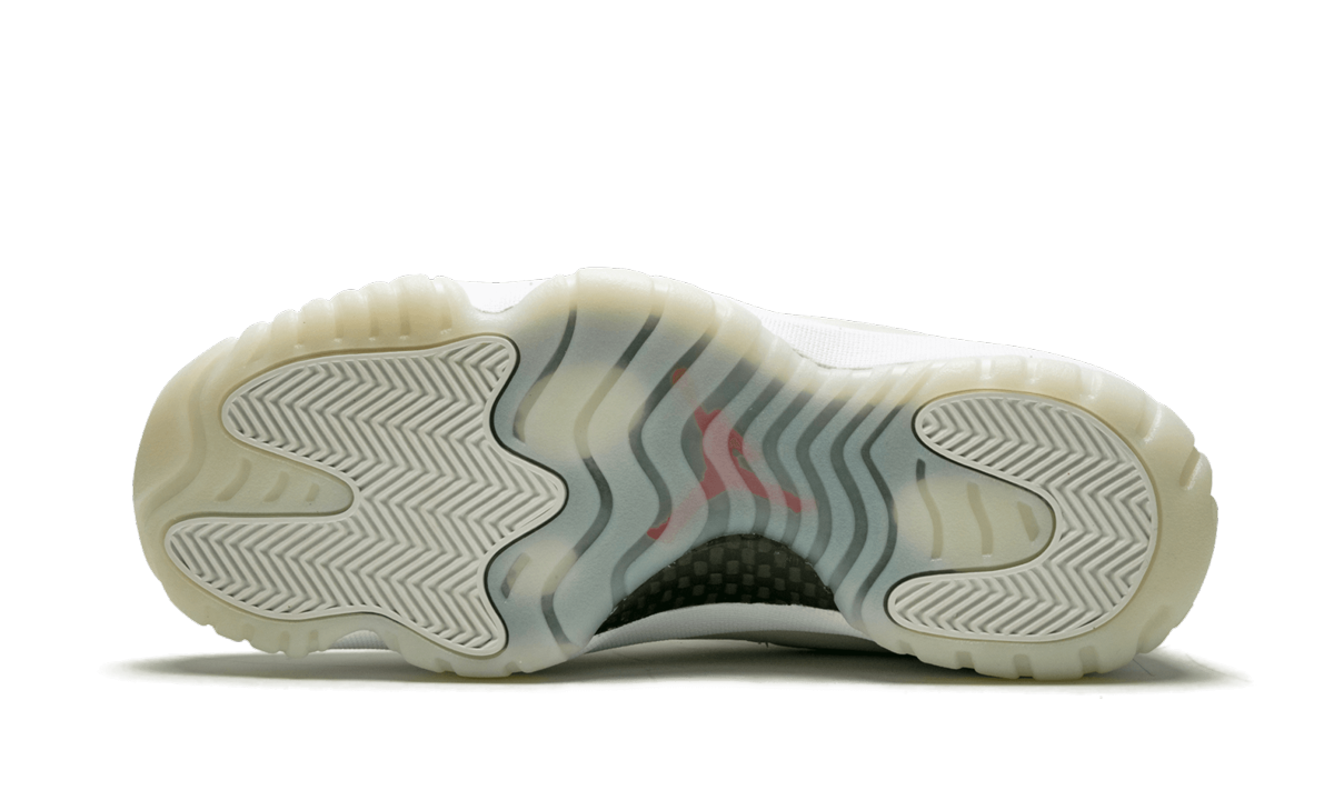 Air Jordan 11 Retro "Platinum Tint"