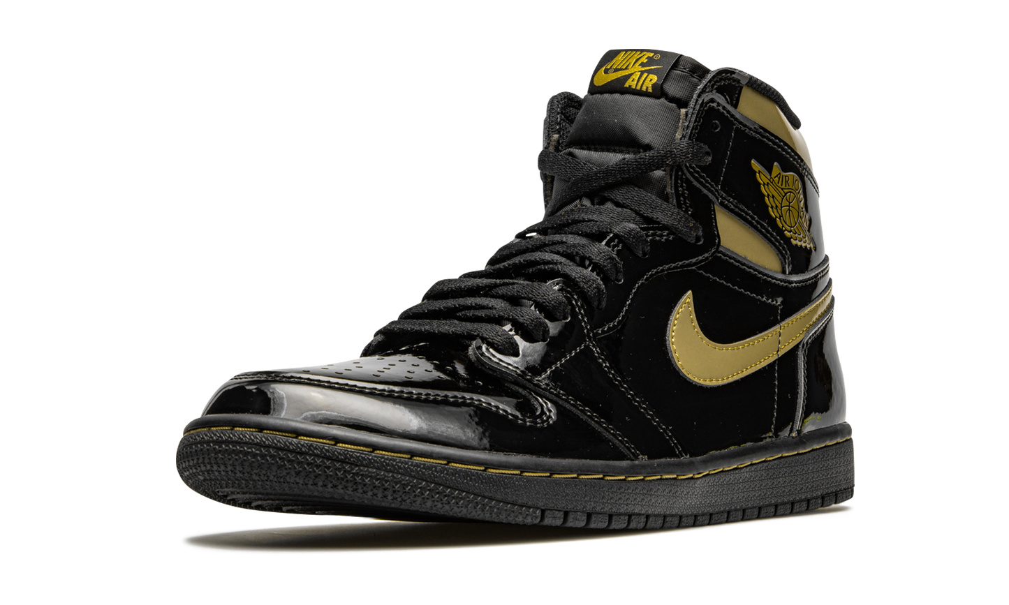 Air Jordan 1 Retro High OG "Black Metallic Gold"