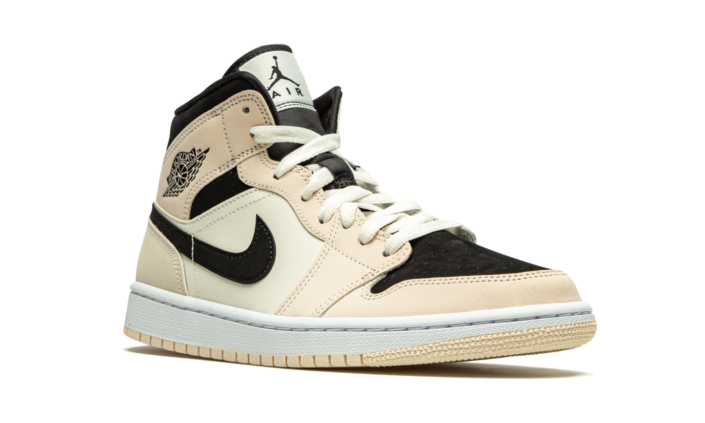 AIR JORDAN 1 MID WMNS "Guava Ice"