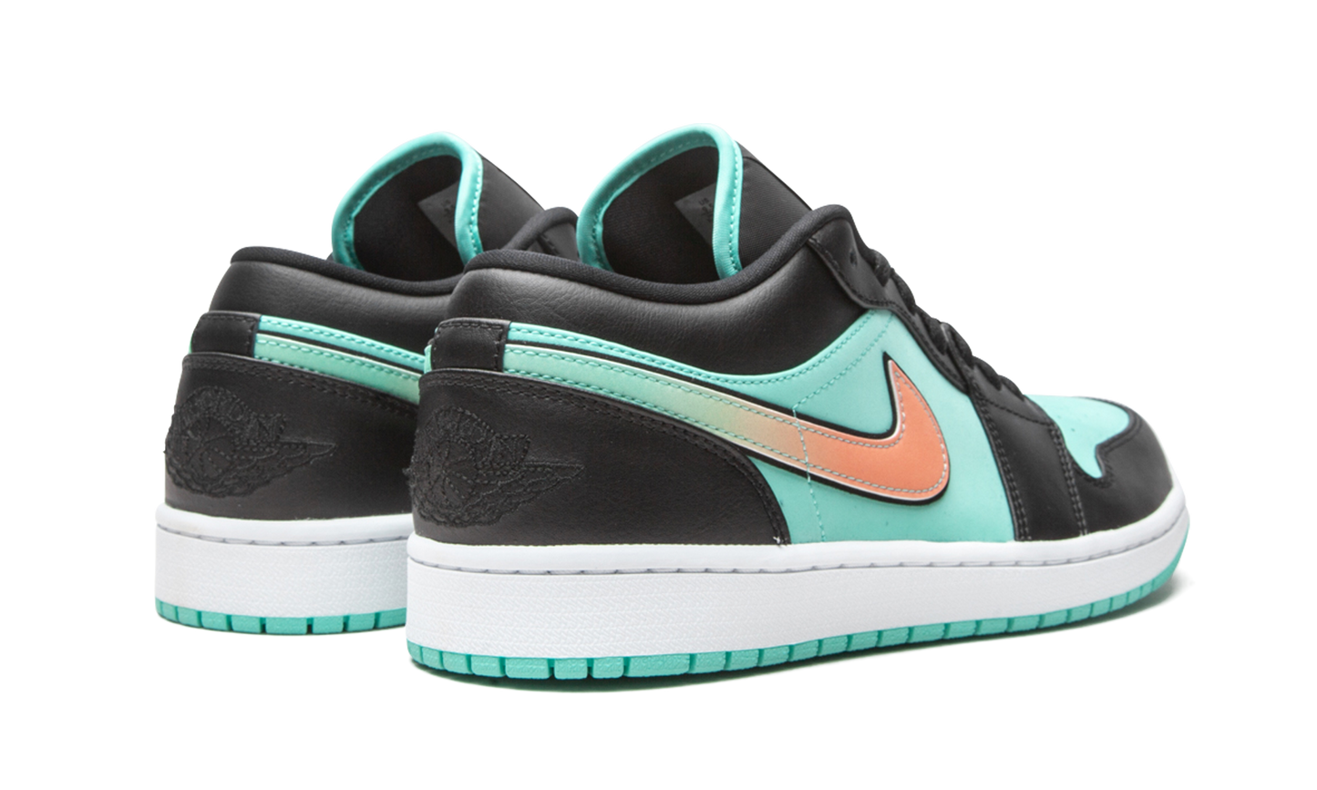Air Jordan 1 Low SE "Tropical Twist"