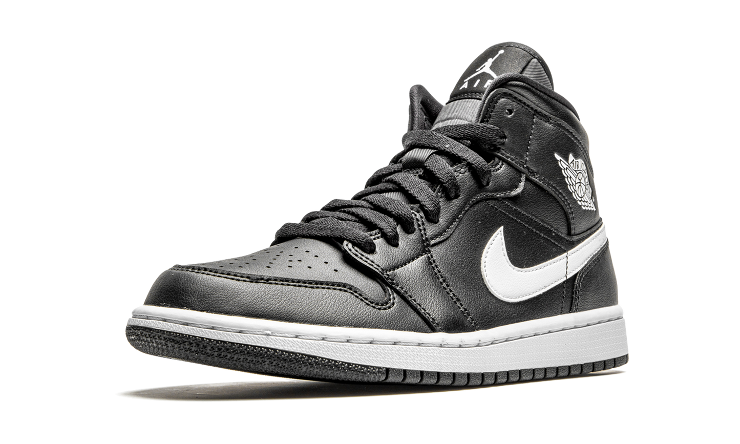 AIR JORDAN 1 MID WMNS "Black / White"