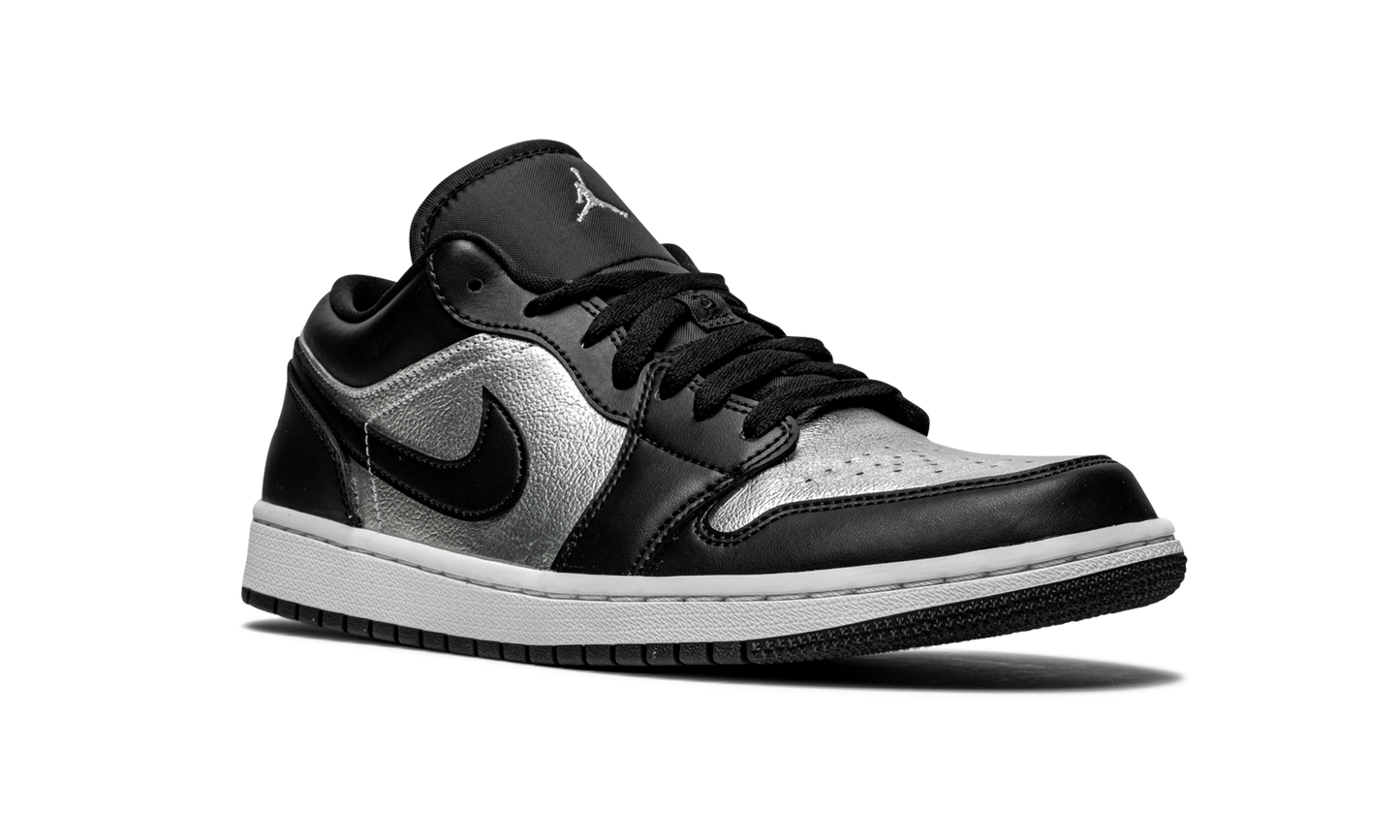 AIR JORDAN 1 LOW SE WMNS "Silver Toe"