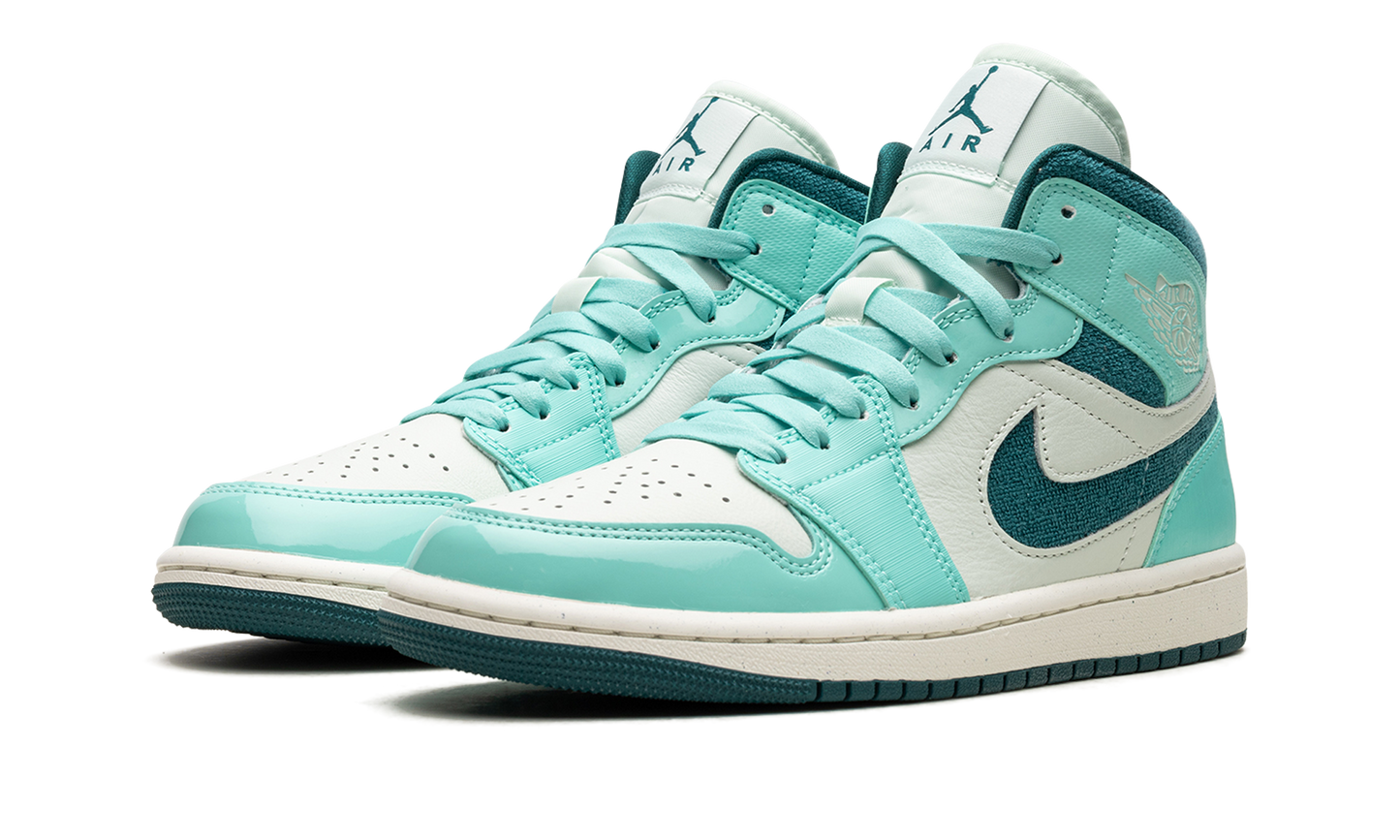 AIR JORDAN 1 MID SE WMNS "Bleached Turquoise"