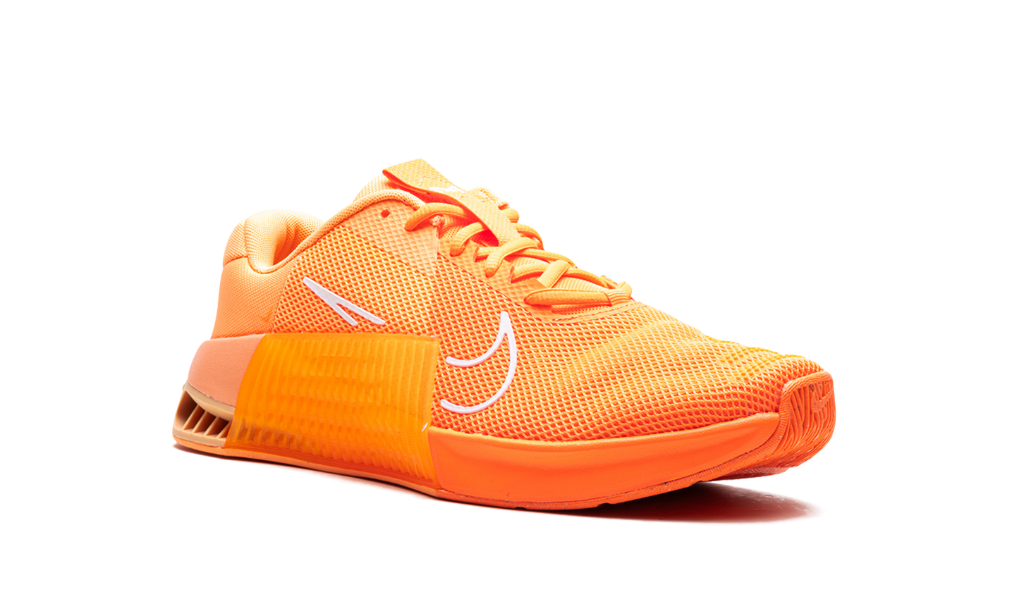 Metcon 9 AMP "Atomic Orange"