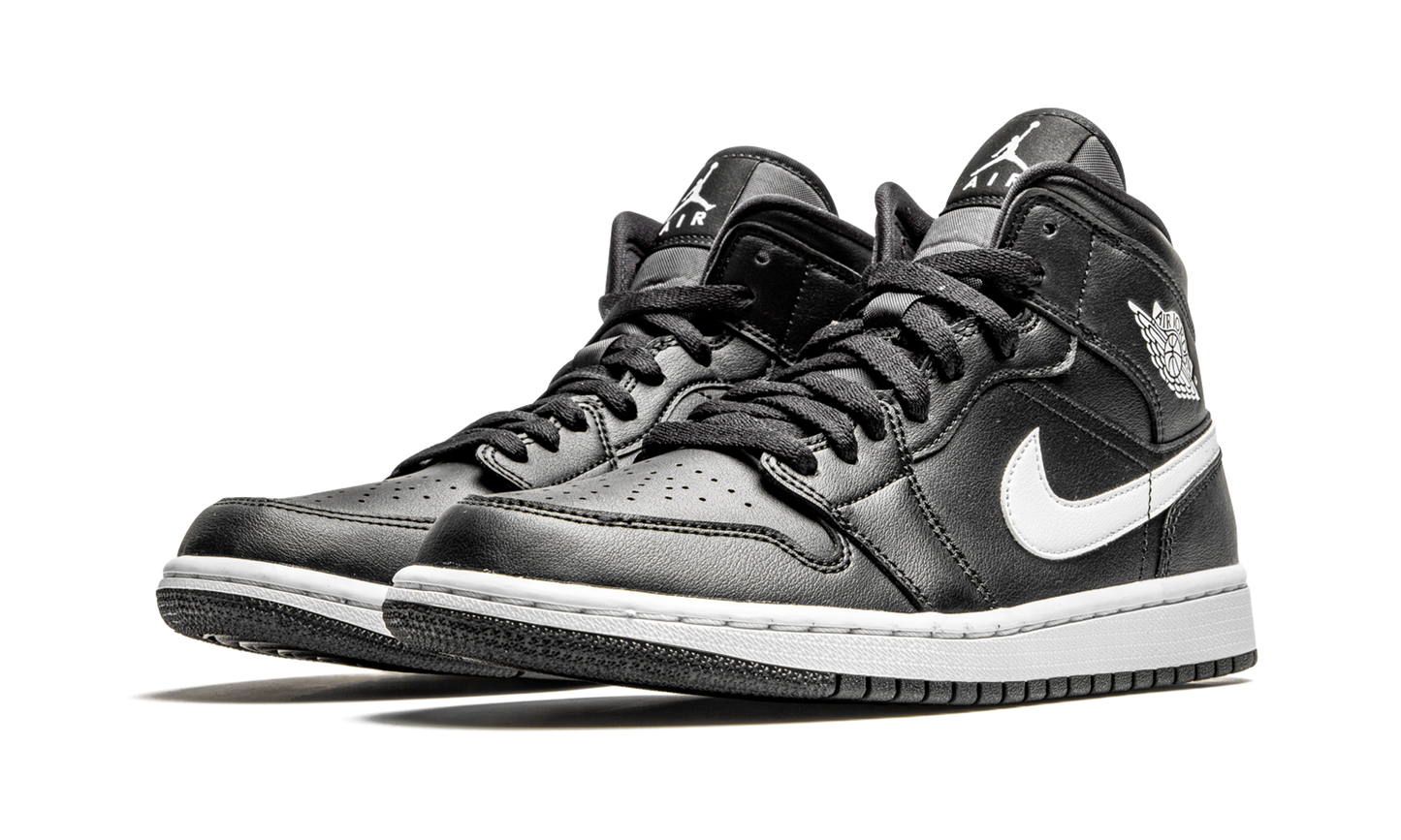 AIR JORDAN 1 MID WMNS "Black / White"