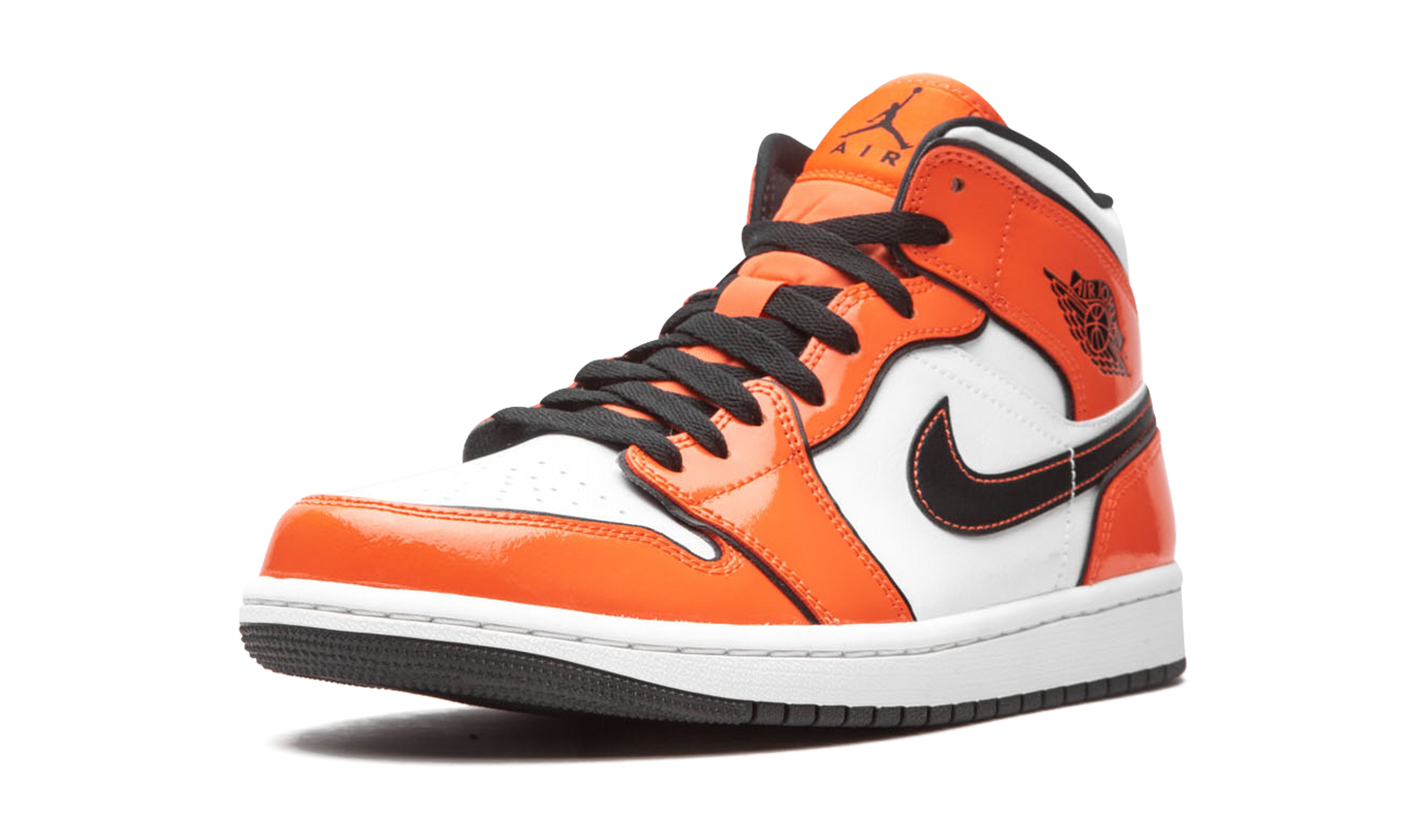 Air Jordan 1 Mid SE "Turf Orange"