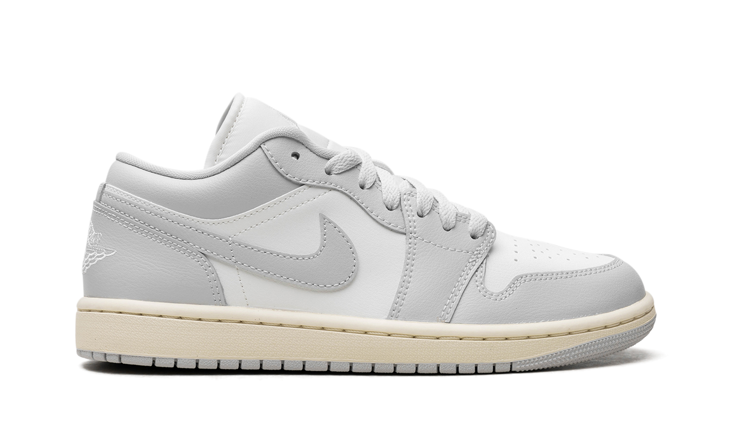 Air Jordan 1 WMNS "Light Grey"