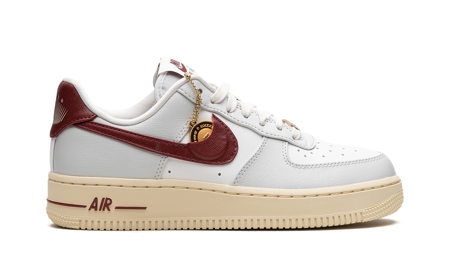 AIR FORCE 1 LO WMNS "Swoosh Pocket - Team Red"