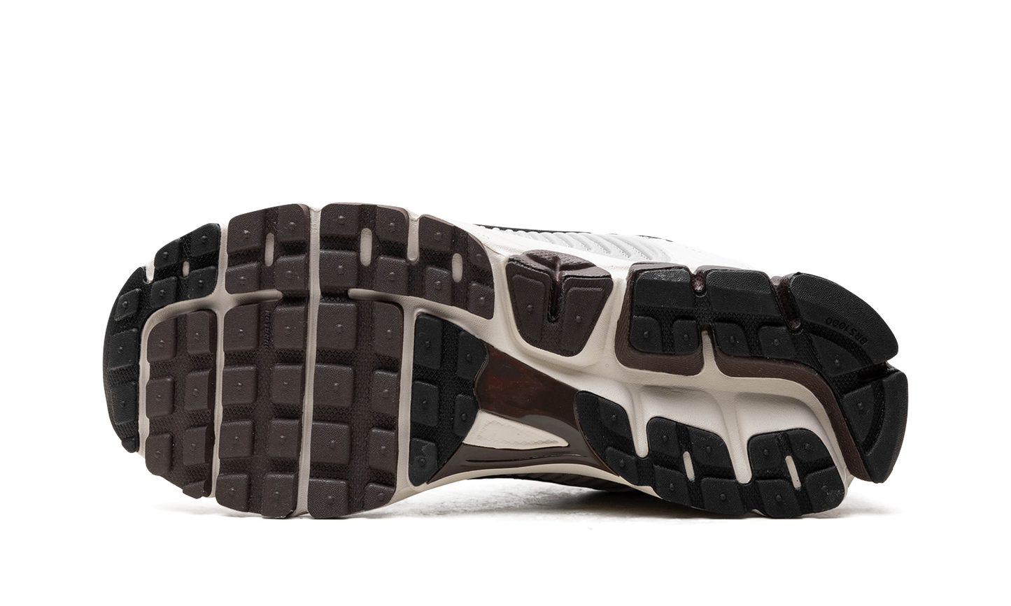 Air Zoom Vomero 5 WMNS "Phantom"