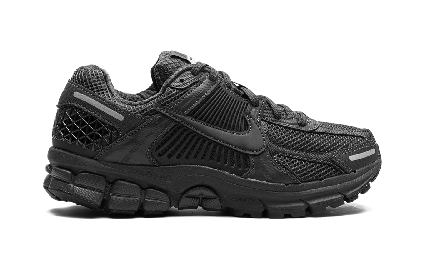 Zoom Vomero 5 WMNS "Triple Black"