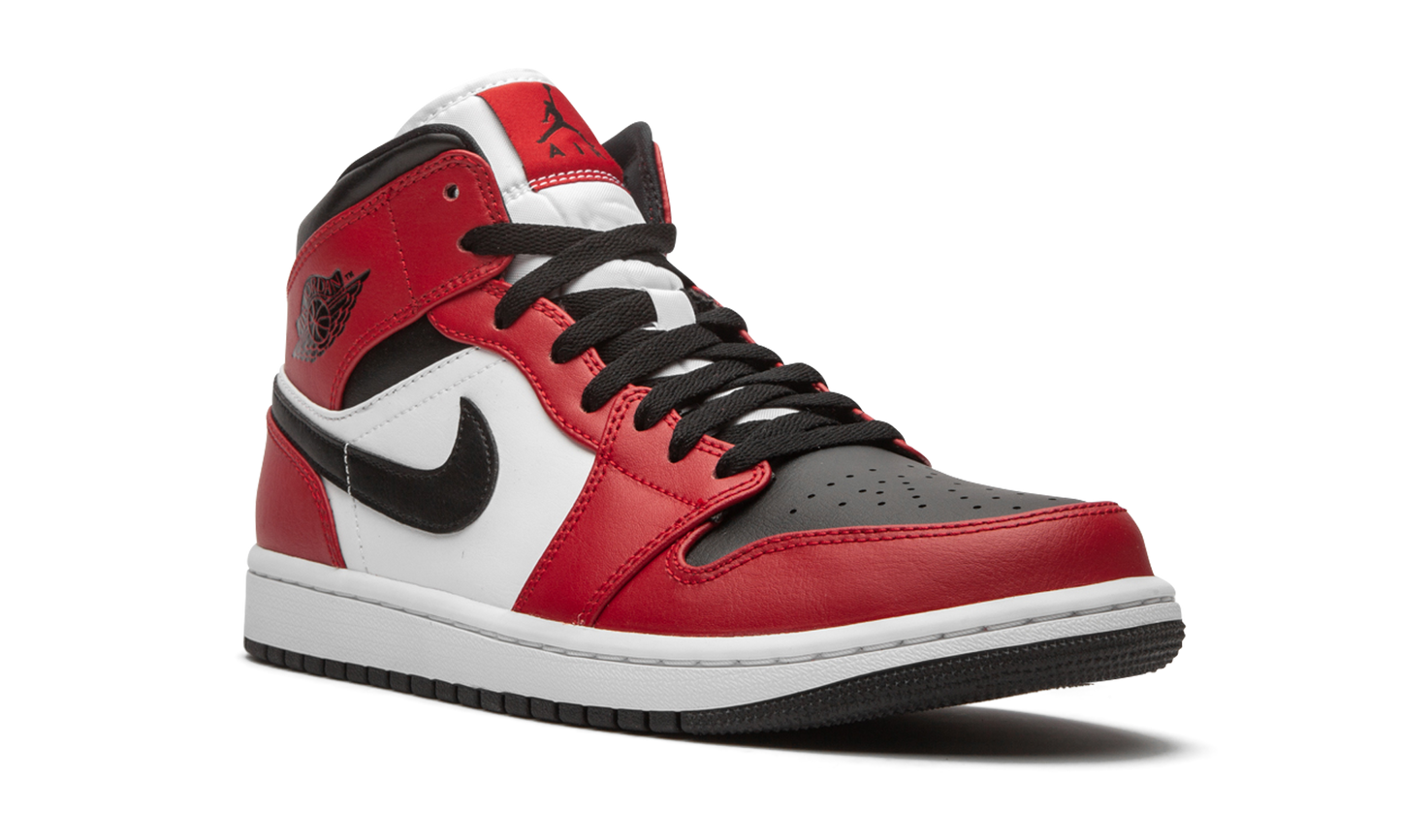Air Jordan 1 Mid "Chicago Black Toe"