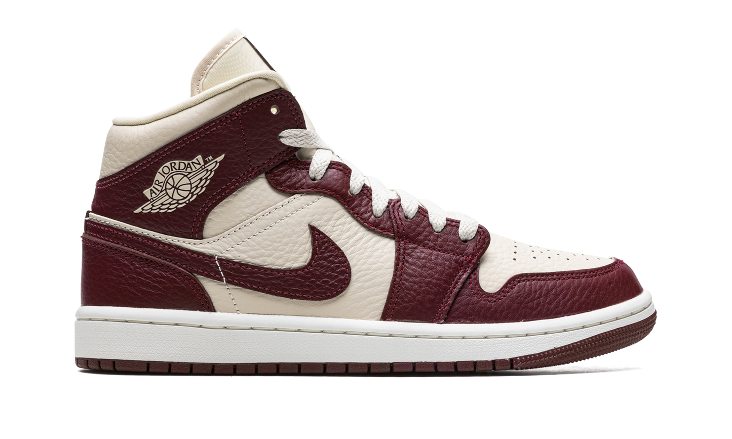 AIR JORDAN 1 WMNS "Split Cherrywood Red"