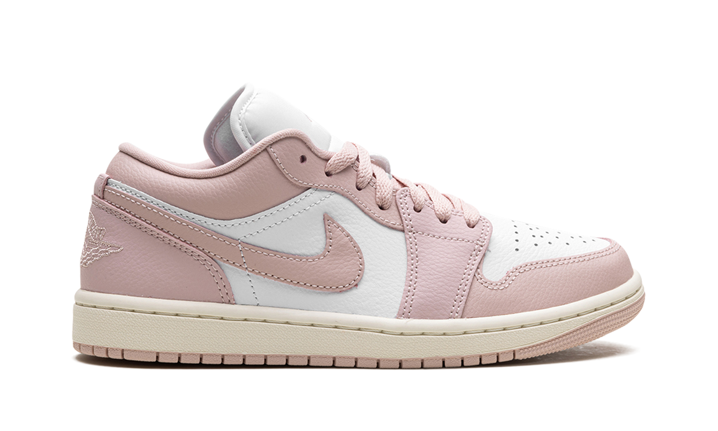 Jordan 1 Low WMNS "Pink Oxford"