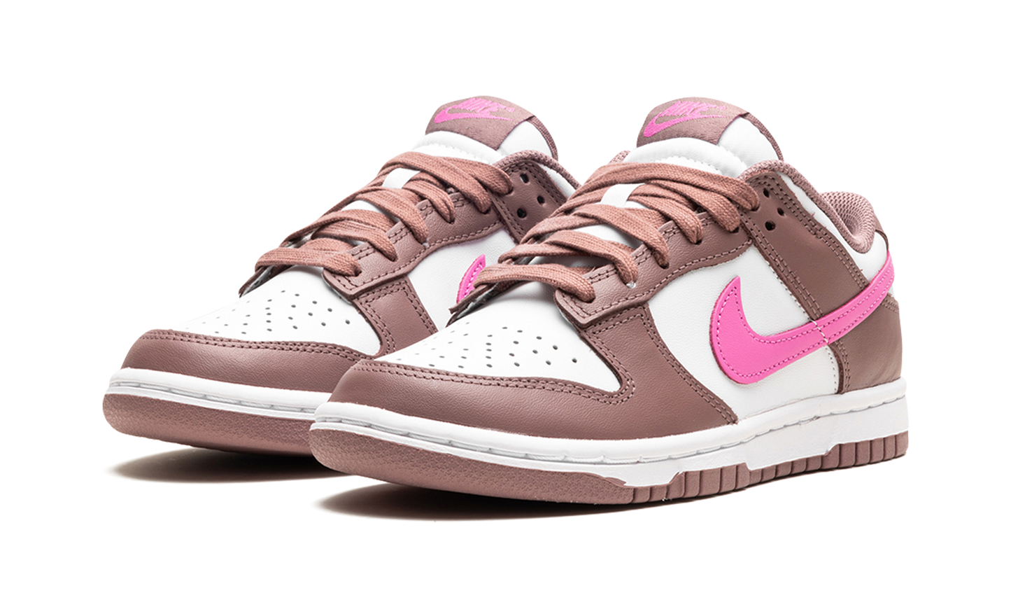 DUNK LOW WMNS "Smokey Mauve"