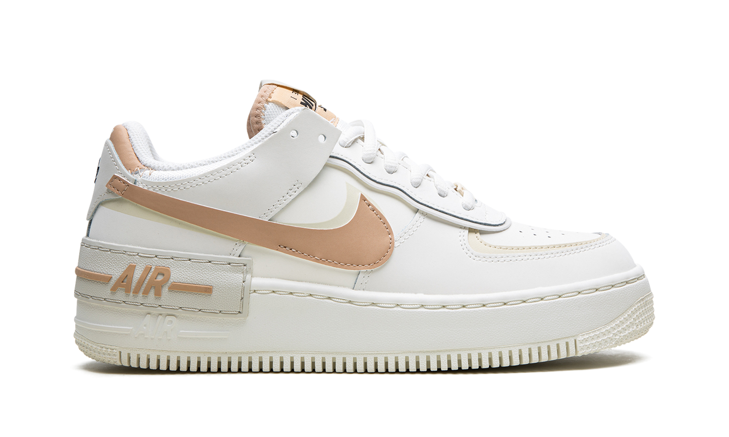 AF1 SHADO WMNS "Sail Fossil Light Bone"