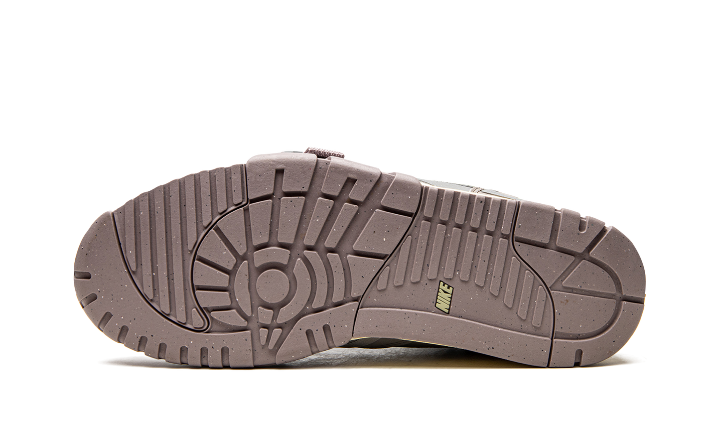 Air Trainer 1 SP "Light Smoke"