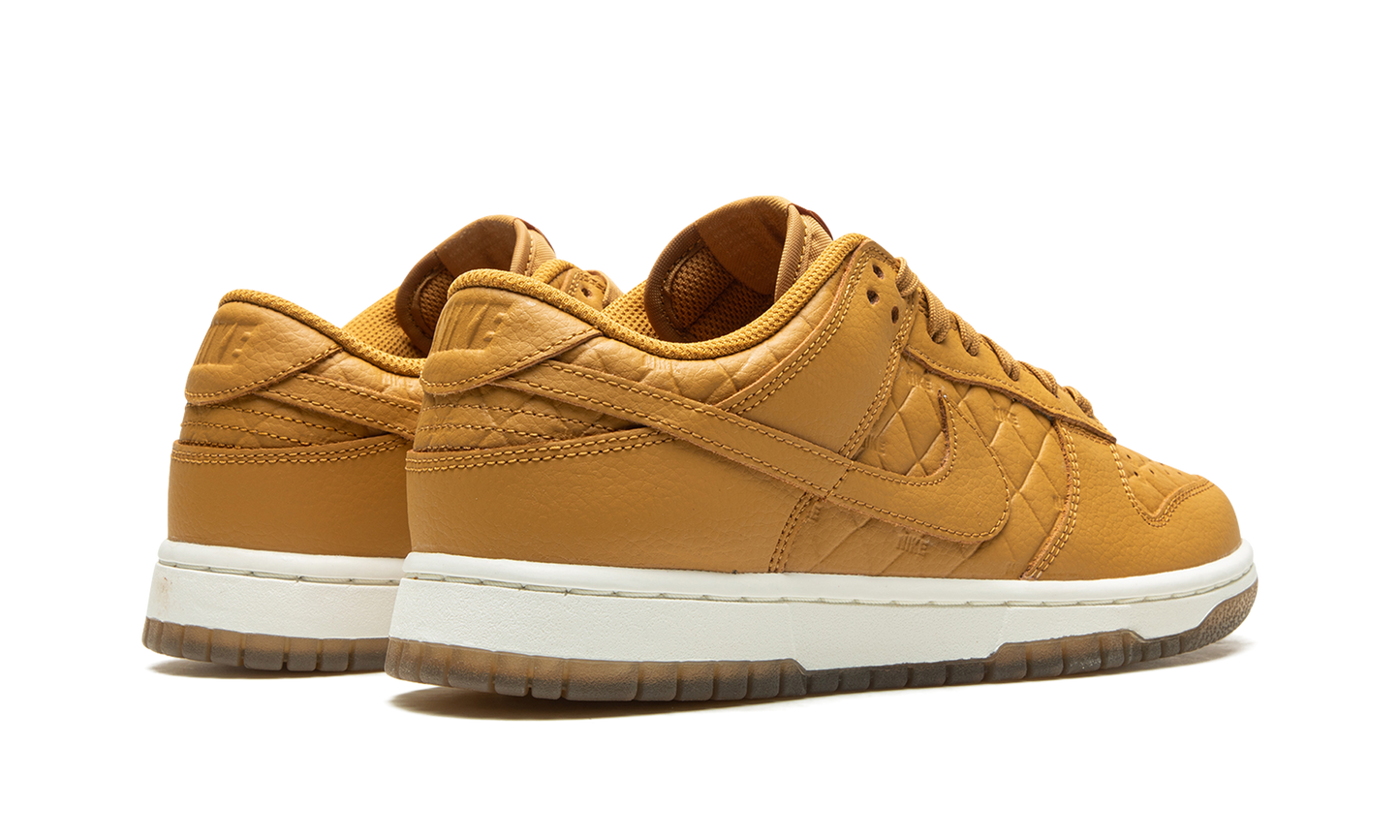 DUNK LO MNS WMNS "Quilted Wheat"