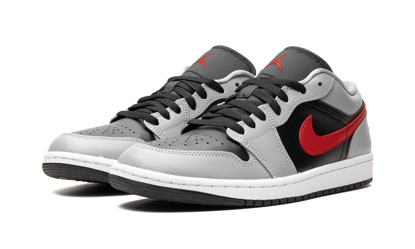 AIR JORDAN 1 WMNS "Cement Fire Red"