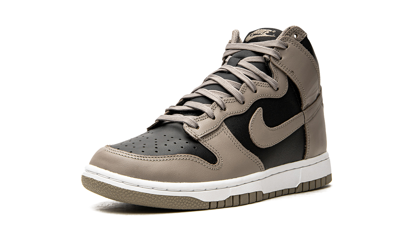 DUNK HIGH WMNS "Moon Fossil"