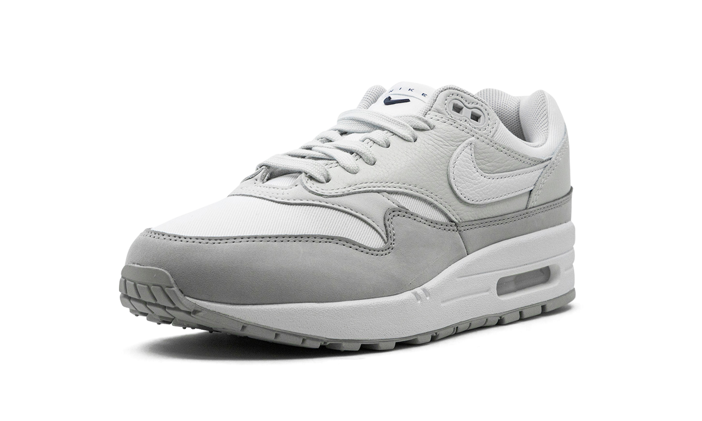 AIR MAX 1 '87 LX WMNS "Light Smoke Grey"