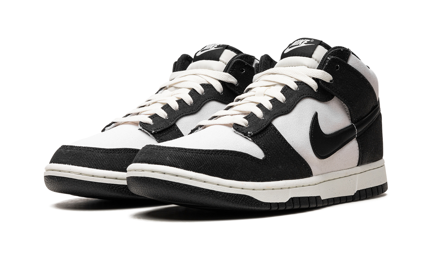 Dunk Mid "Black / White"