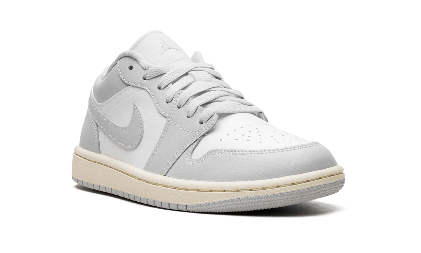 Air Jordan 1 WMNS "Light Grey"