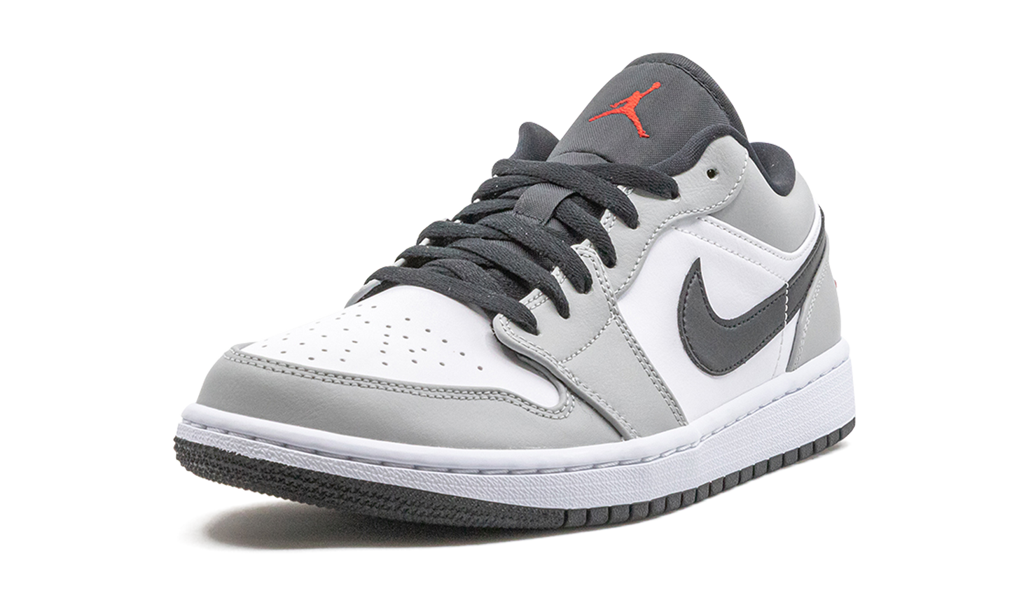 Air Jordan 1 Low "Light Smoke Grey"