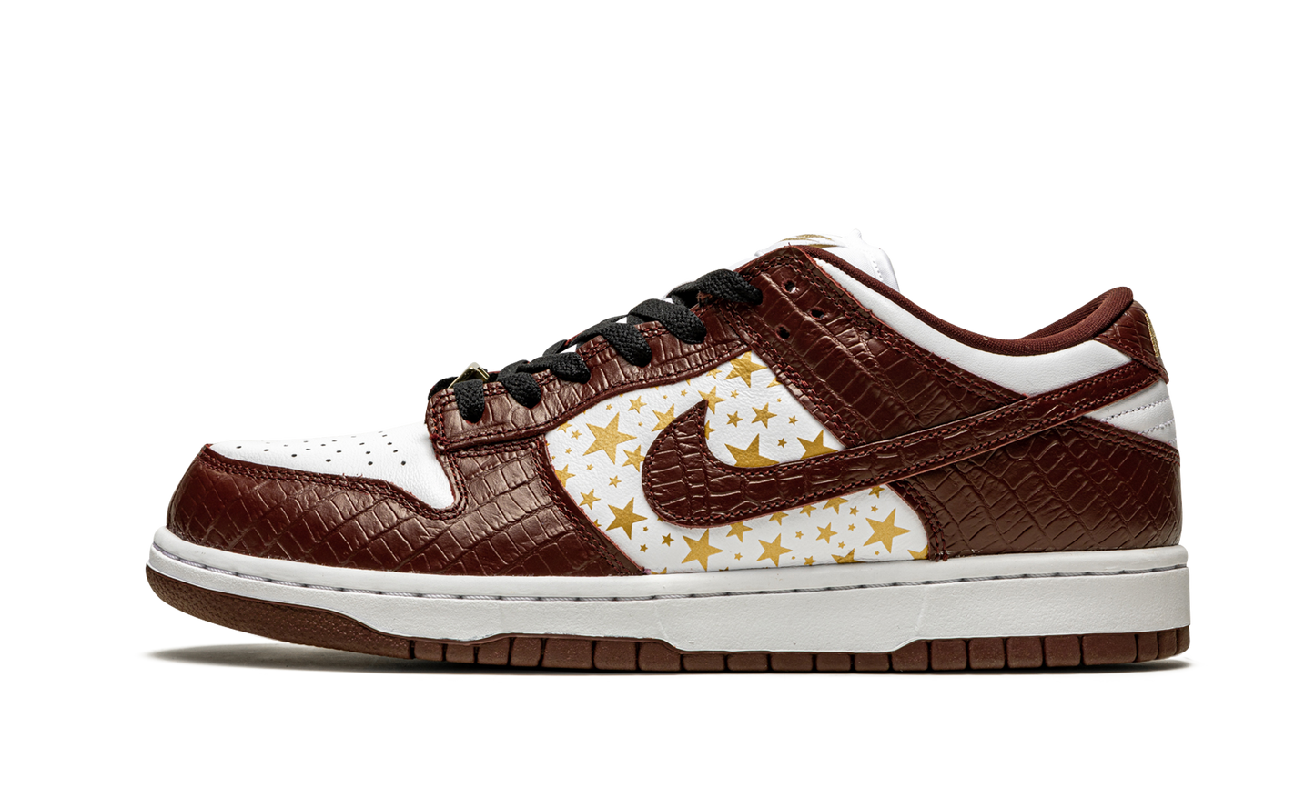 SB Dunk Low "Supreme - Stars - Barkroot Brown"