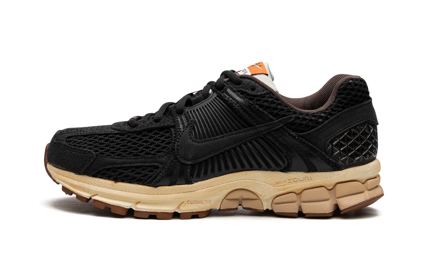 VOMERO 5 WMNS "Black / Sesame"