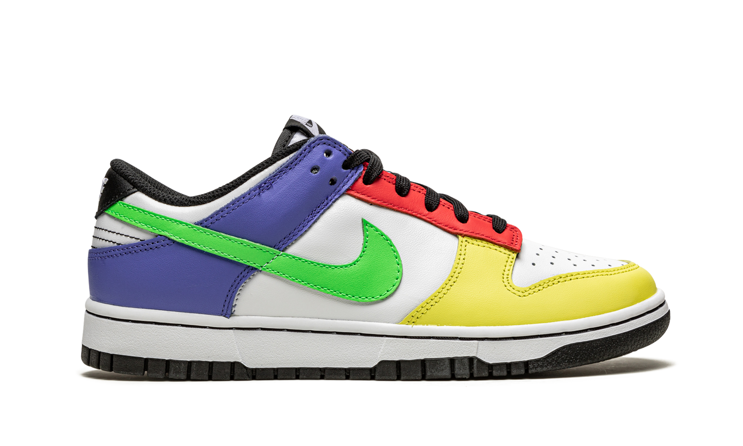 DUNK LOW WMNS "Green Strike"