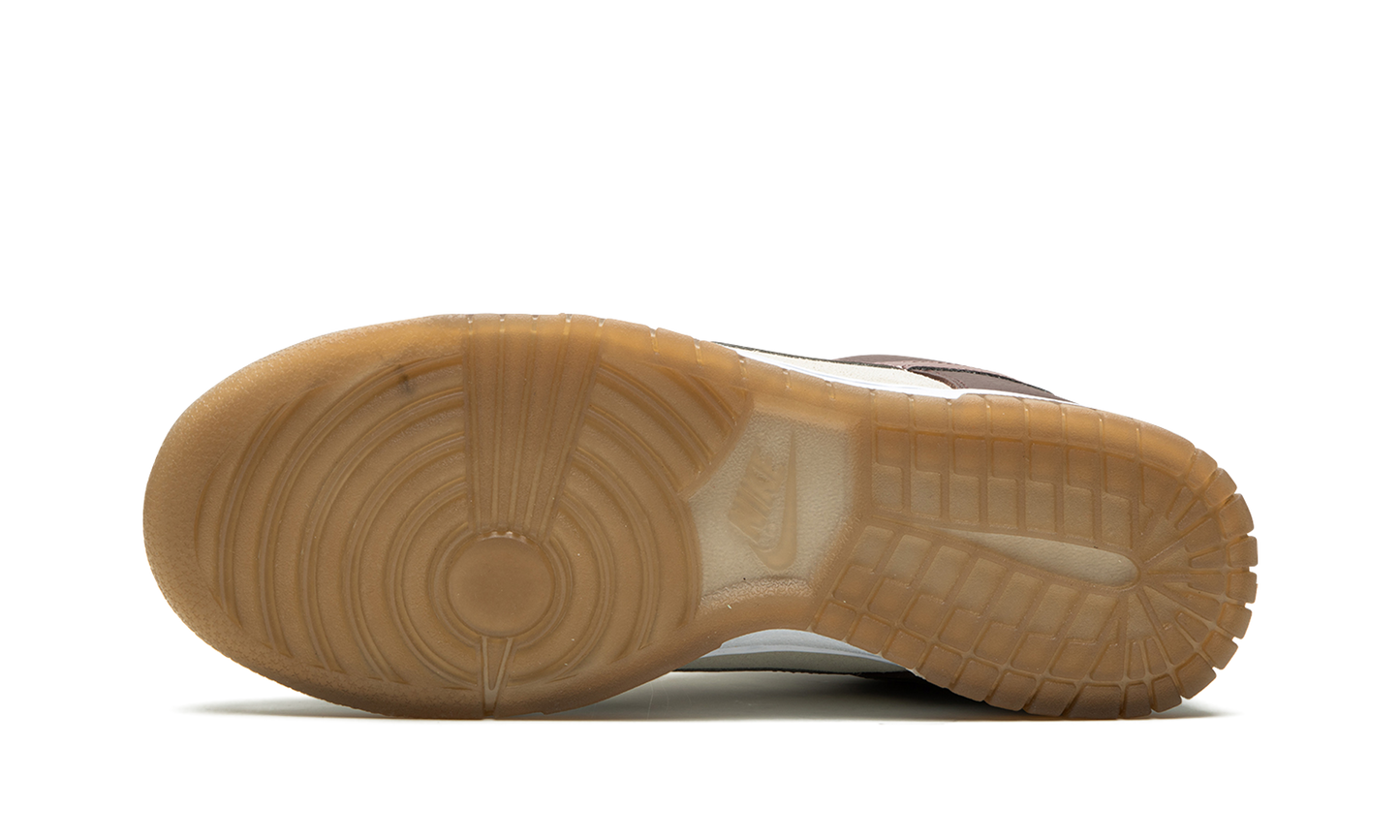 DUNK LOW WMNS "Plum / Coconut Milk"