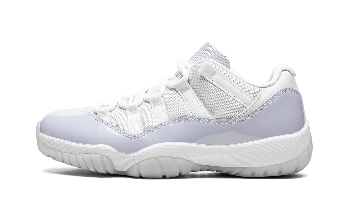 AIR JORDAN 11 LOW WMNS "Pure Violet"