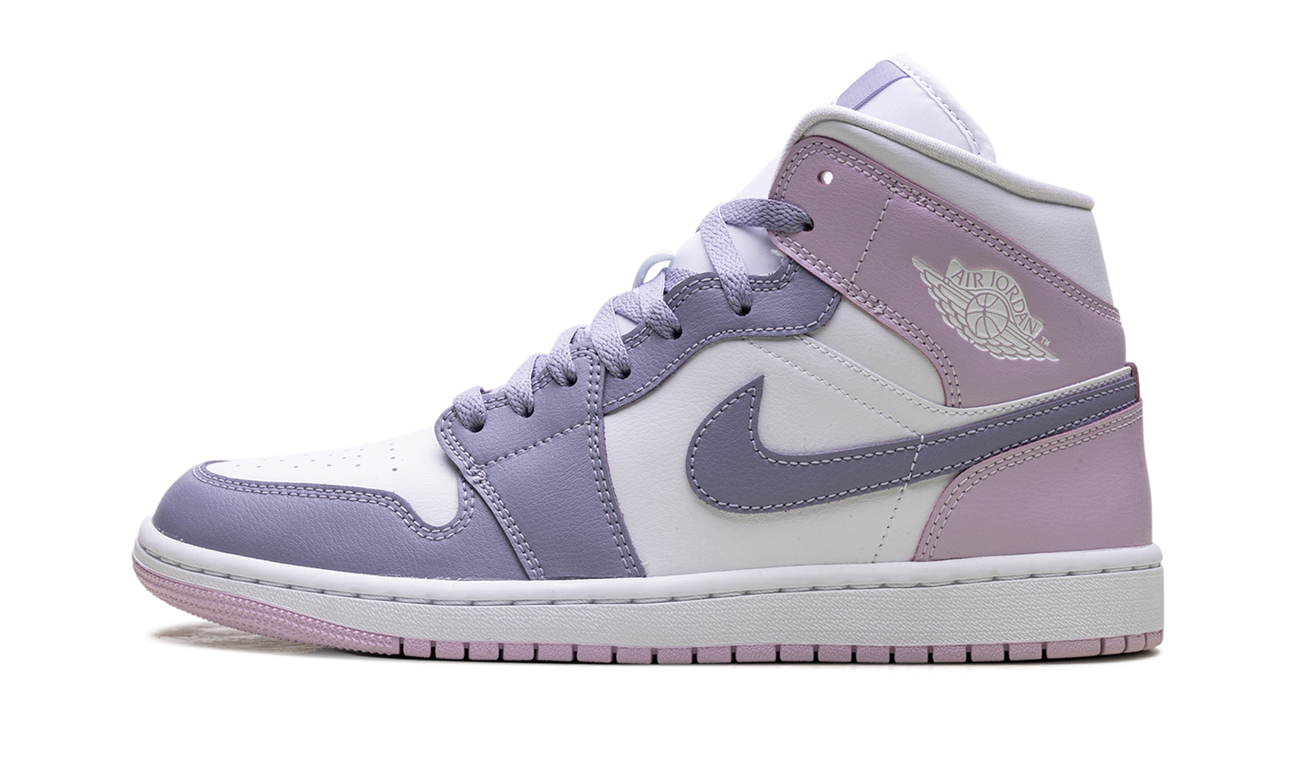 Jordan 1 Mid WMNS "Indigo Haze Doll White"