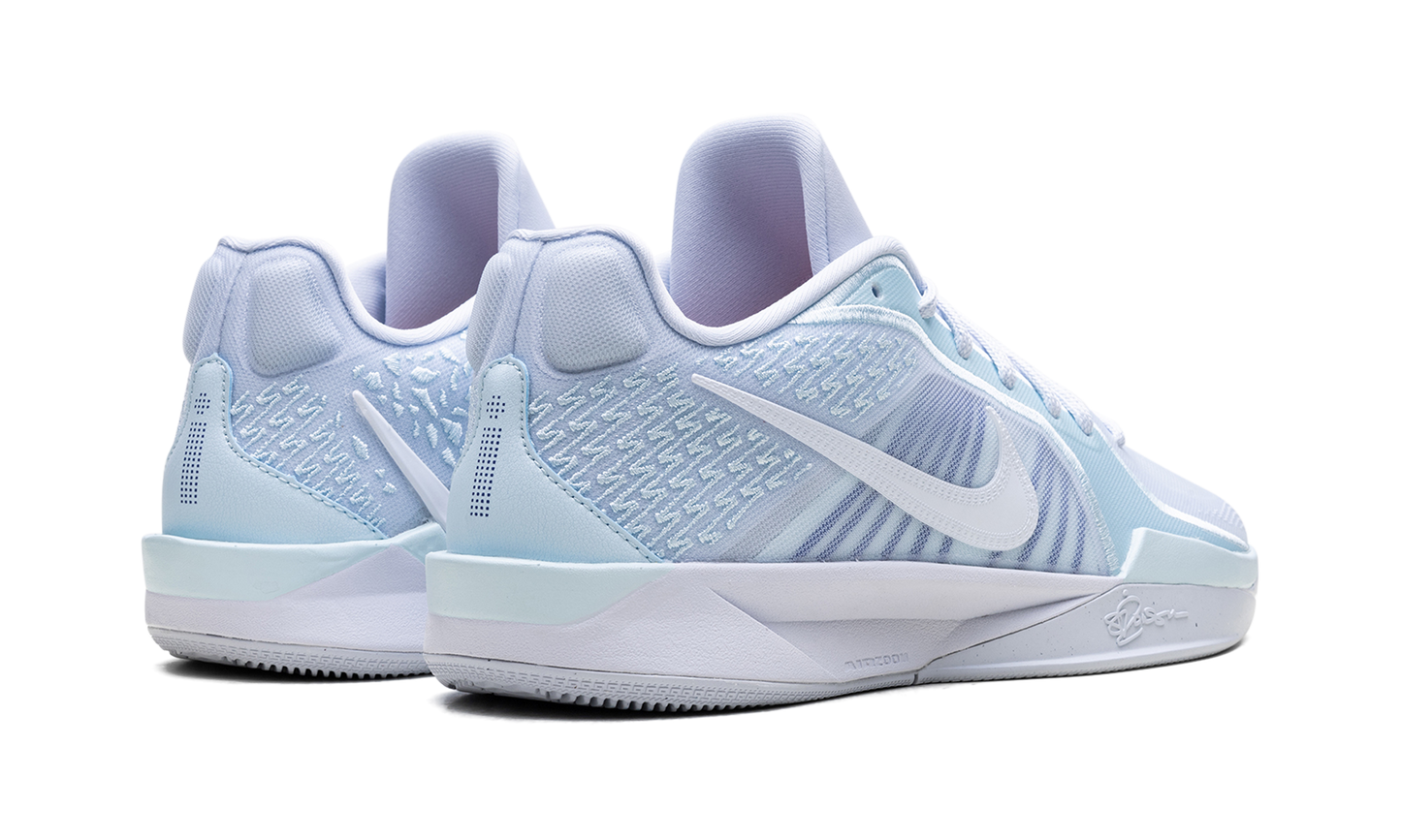 Sabrina 2 "Conductor"