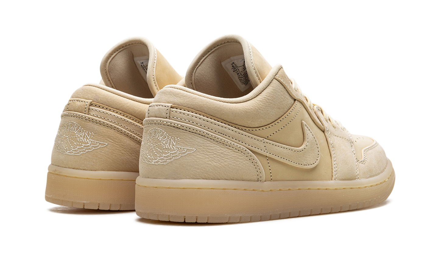 Air Jordan 1 Low SE WMNS "Sand"