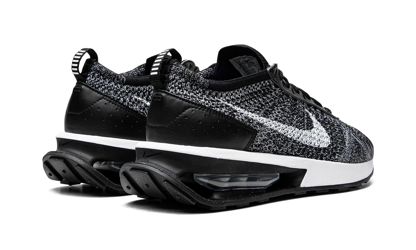 Air Max Flyknit Racer "Oreo"
