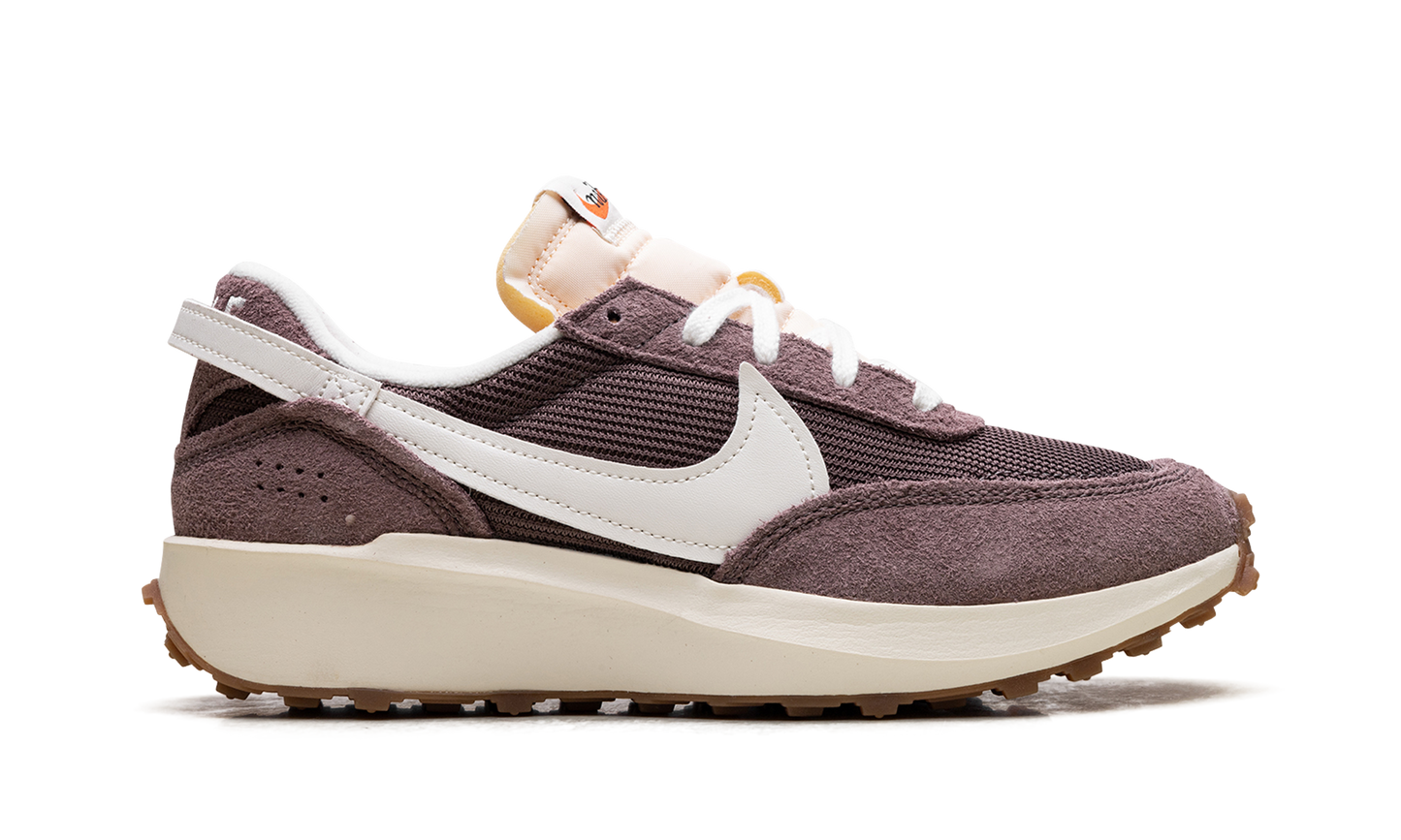 Waffle Debut VNTG WMNS "Plum Eclipse"