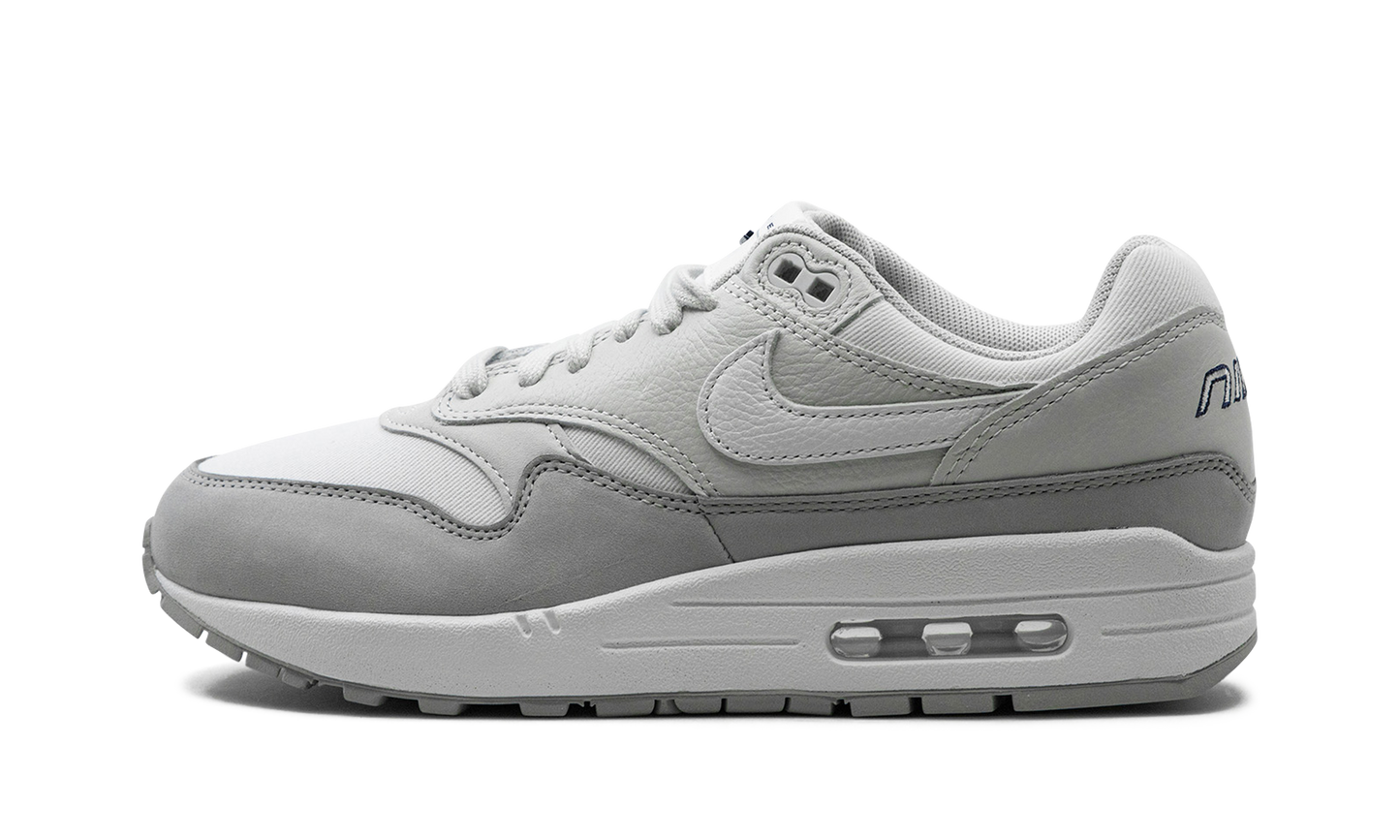 AIR MAX 1 '87 LX WMNS "Light Smoke Grey"