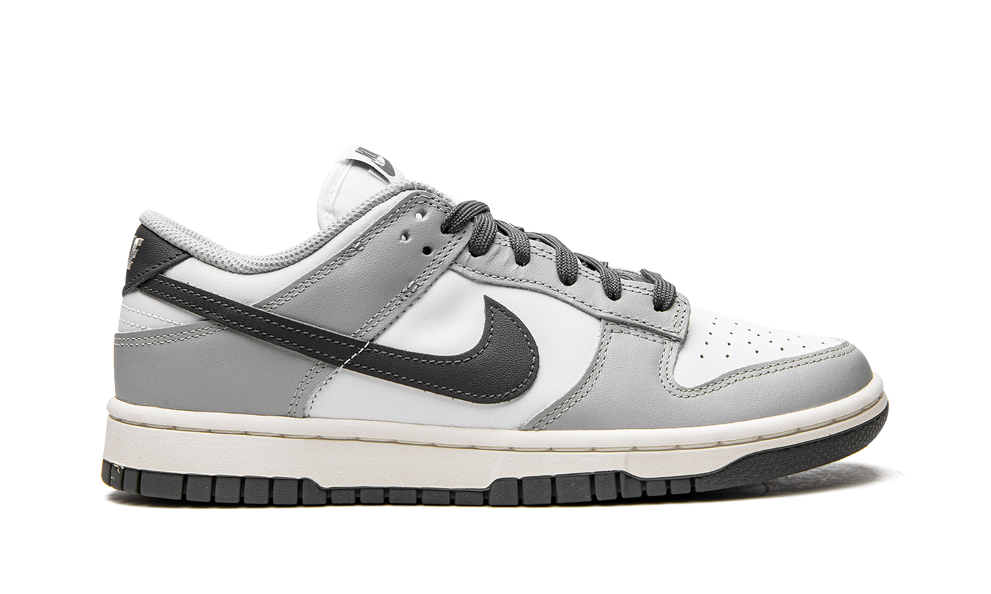 DUNK LO MNS WMNS "Light Smoke Grey"