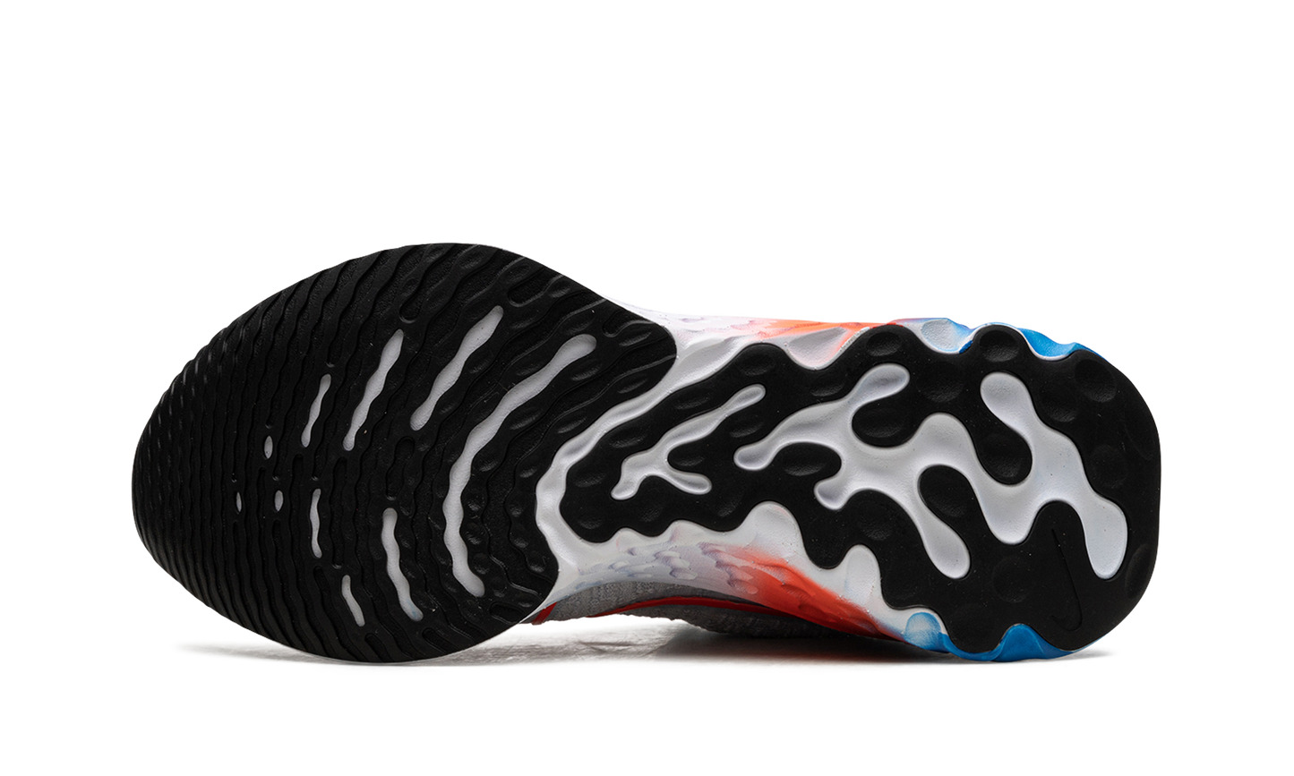 REACT INFINITY RUN FK 3 WMNS "Grey Bright Crimson"