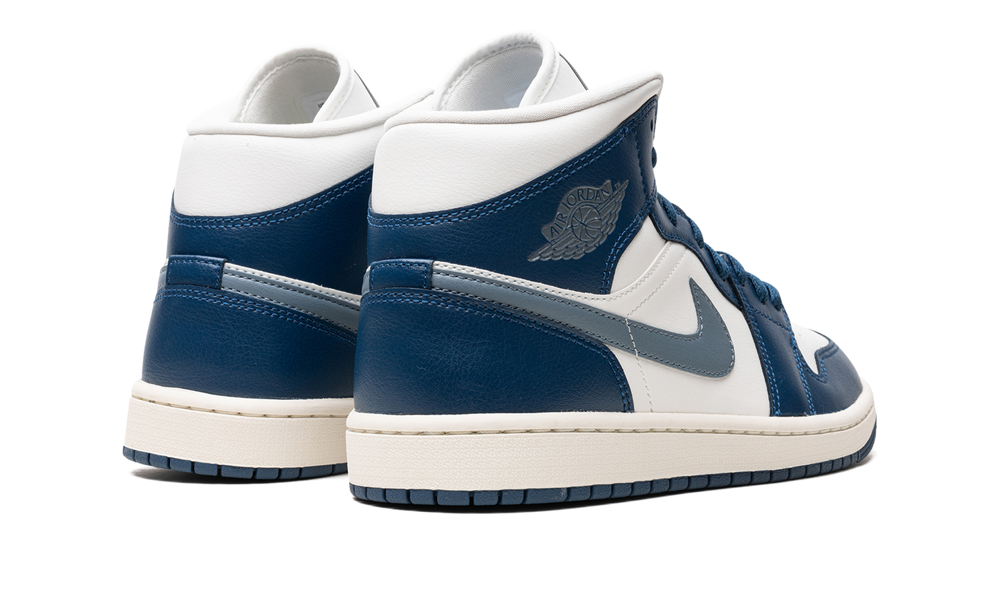 AIR JORDAN 1 MID WMNS "French Blue"