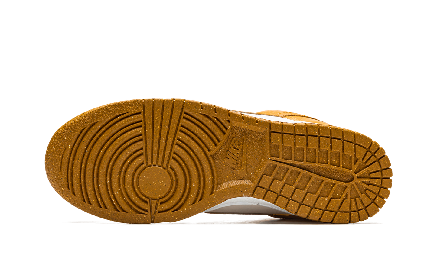 DUNK LO NEXT NATURE MNS WMNS "Gold / Phantom"