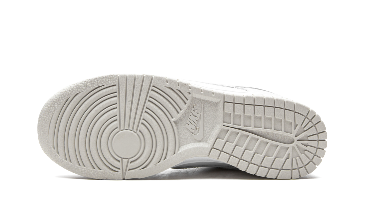 DUNK LOW WMNS "Photon Dust"