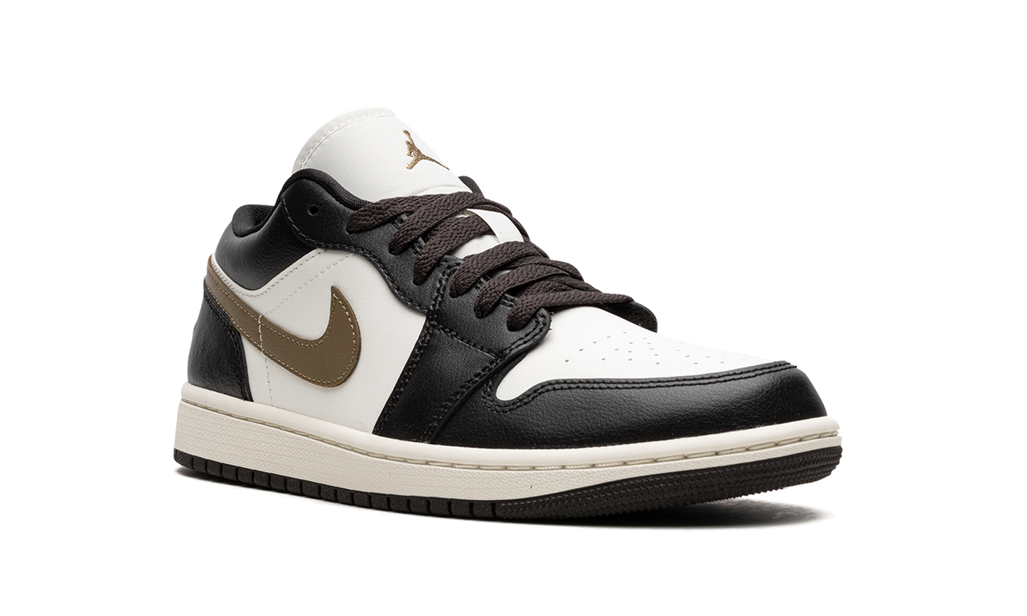 Air Jordan 1 Low WMNS "Shadow Brown"