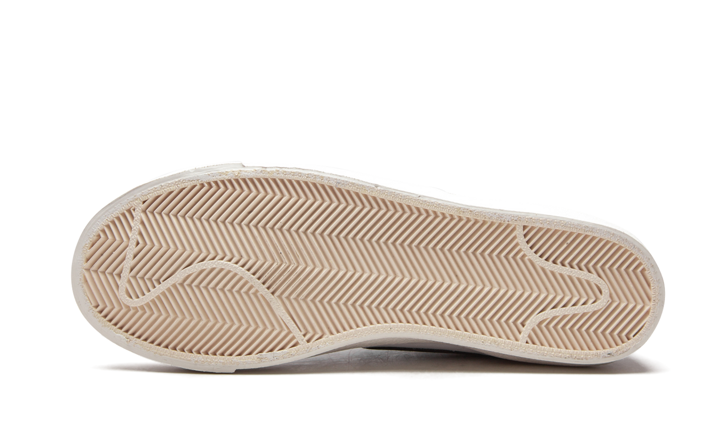 BLAZER MID '77 MNS WMNS "White / Black"